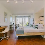 شقة Rent4rest Beachfront