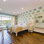 Rent4rest Beachfront إستوريل