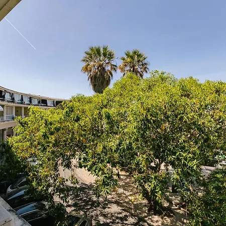 Rent4rest Beachfront 아파트