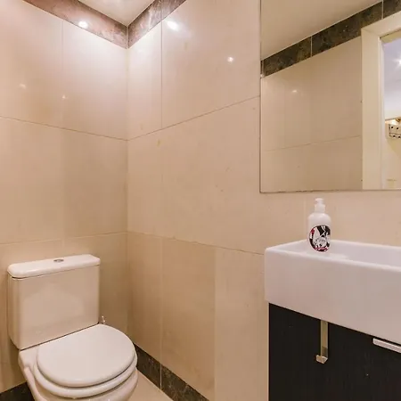 Rent4rest Beachfront 아파트