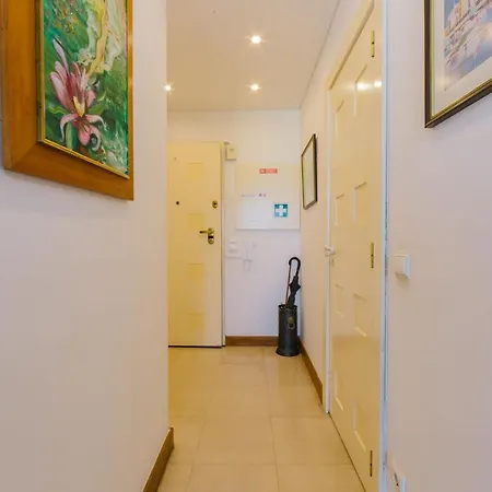 Rent4rest Beachfront 아파트 에수투릴