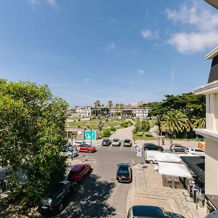 Rent4rest Beachfront * Estoril