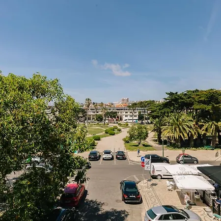 Rent4rest Beachfront * Estoril