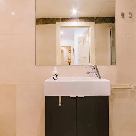 Rent4rest Beachfront 아파트