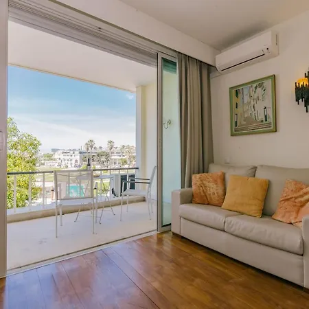 Rent4rest Beachfront Estoril