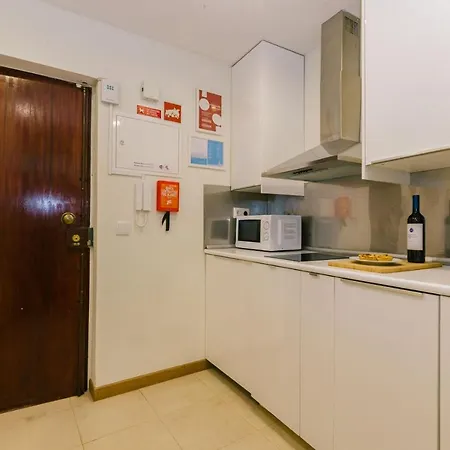 Rent4rest Beachfront Apartment *