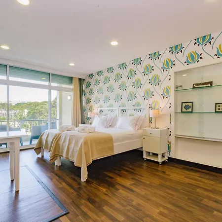 Rent4rest Beachfront Estoril