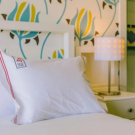 Rent4rest Beachfront Estoril