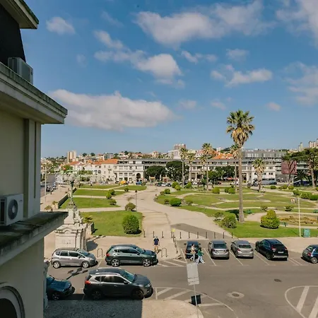 Rent4rest Beachfront * Estoril