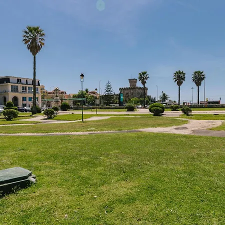 Rent4rest Beachfront 아파트