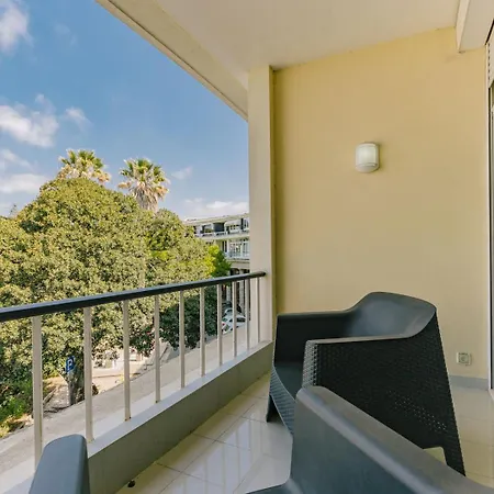 Rent4rest Beachfront * Estoril