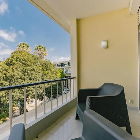 Rent4rest Beachfront * Estoril
