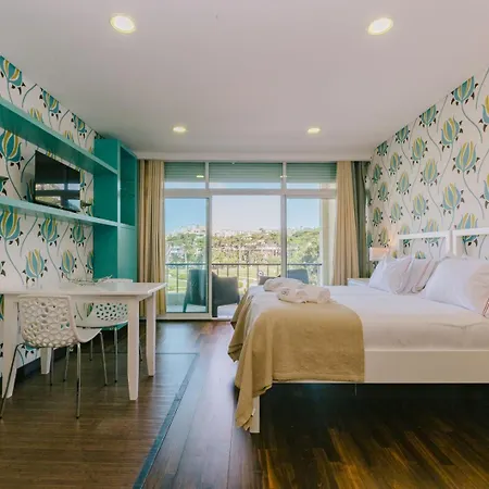 Rent4rest Beachfront 아파트