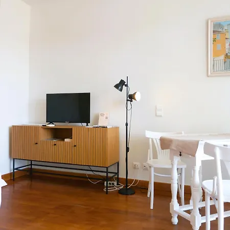 Rent4rest Beachfront Apartamento Estoril