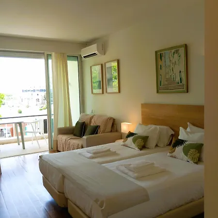 Rent4rest Beachfront Estoril