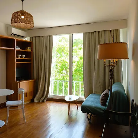 Rent4rest Beachfront Apartamento