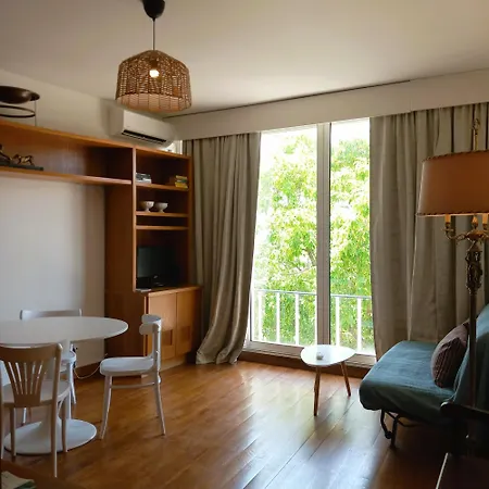 Rent4rest Beachfront Apartment *