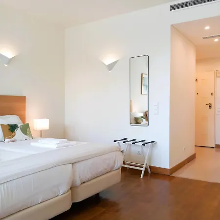 Rent4rest Beachfront Apartamento Estoril
