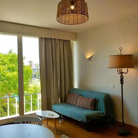 Rent4rest Beachfront Apartment Estoril