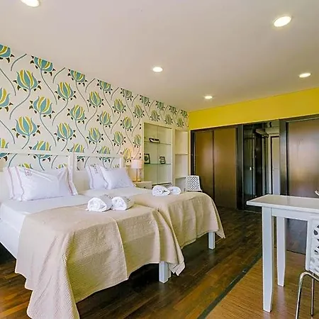 Rent4rest Beachfront Appartement Estoril