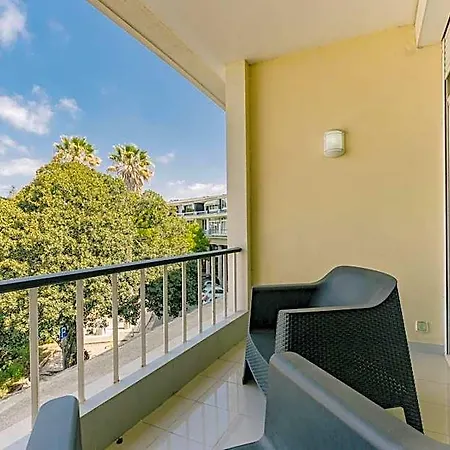 Rent4rest Beachfront Estoril