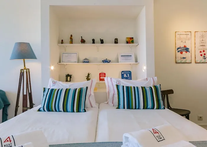 Rent4rest Beachfront エストリル